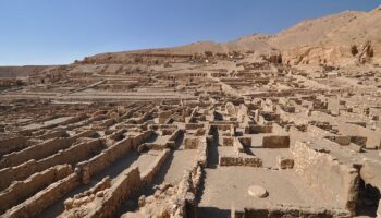 Deir el-Medina w Luksorze: osada twórców królewskich grobowców i pomysł na uważne zwiedzanie